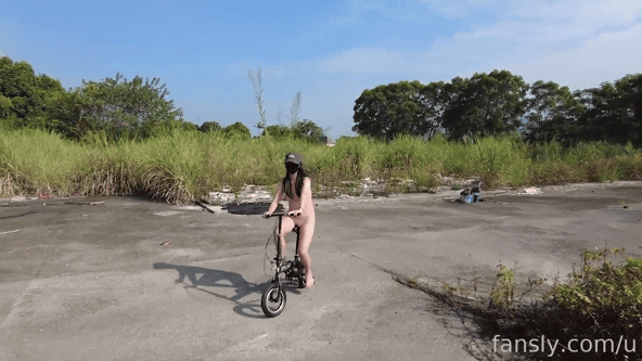 Cikaimoon – 御姐的户外露出 V2 乡下的另一番美景 [7P + 14V／3.41GB]