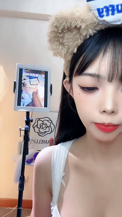 我是 – 精致超仙小美女下海了 [3P + 2V／3.5GB]