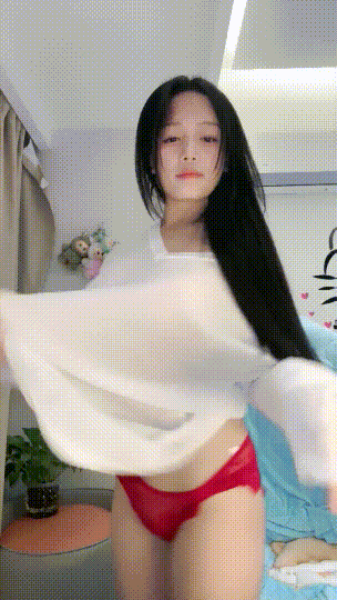 小狐狸 – G奶校花 擅长道具喷水的美人 [3P + 6V／2.77GB]