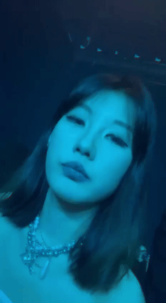 睏 – 抖音厌世脸纯欲反差御姐 [18P + 1V／986.1MB]