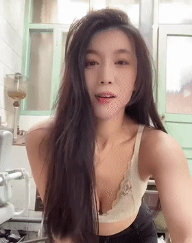 [Secret cracked]顶级泄密 – 某某门事件 山东烟台莱州某烧烤店老板娘 [3P + 2V／104.1MB]