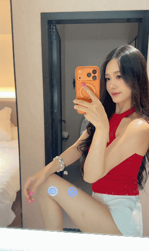 原档泄密 – 甜妹带上粉色项圈拴链子 紫色长筒丝袜配白内裤被扯到一边 仰躺被正面狂插 [5P + 17V／1.18GB]